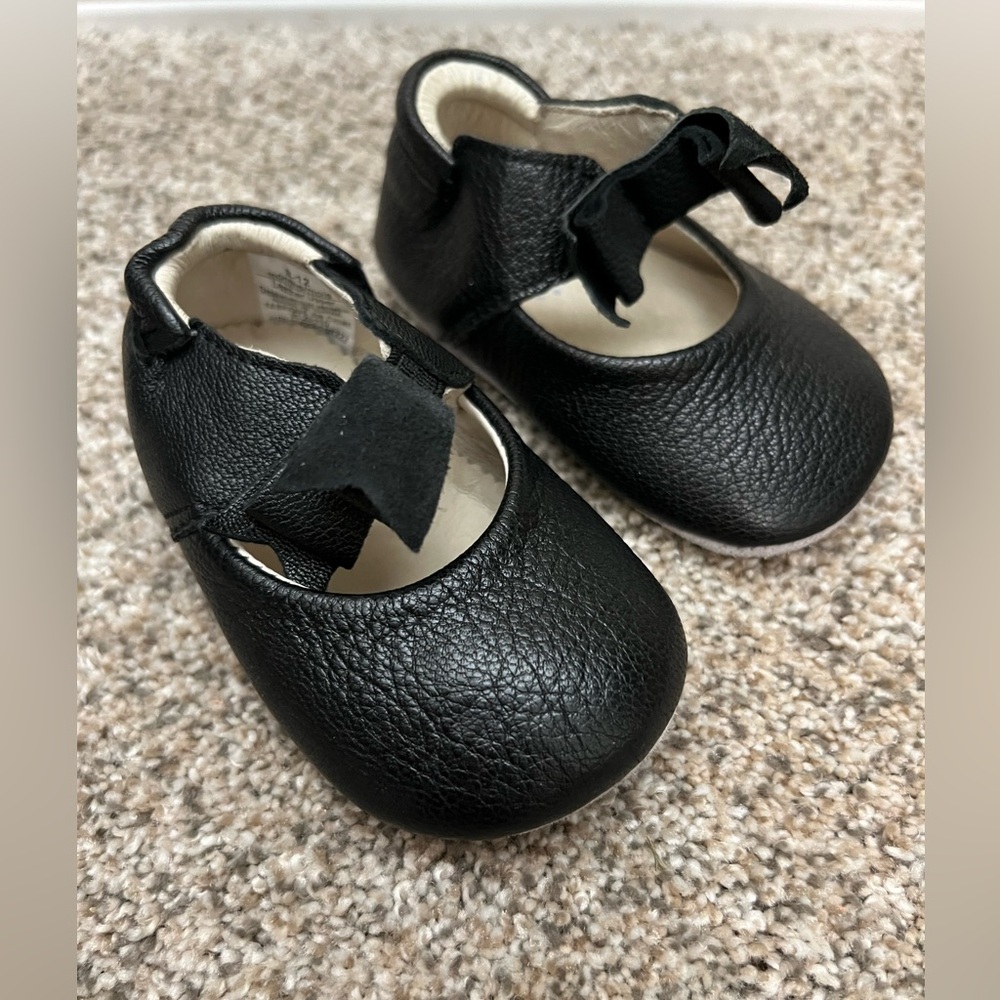 Robeez • black • worn once/like new 9-12 months
